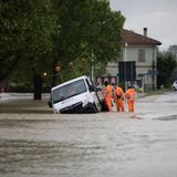 Maltempo: a Castel Bolognese auto e strade sommerse (Da Castel Bolognese, Max Cavallari)