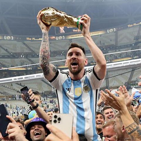 Calcio, dal 2026 Mondiali in formato maxi